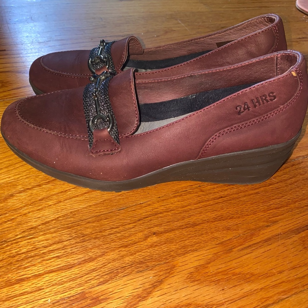 24 HRS Just Like Walking Barefoot Plum Shoes Womens EU 40 US 9 Made In Spain